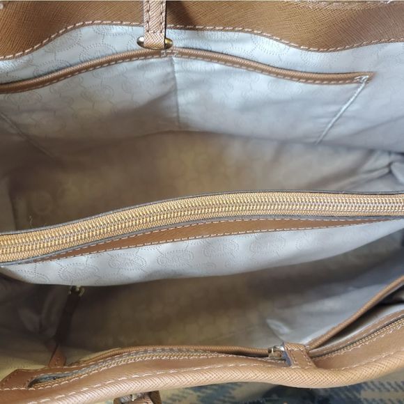 Michael Kors brown tote bag with wallet - Picture 9 of 11